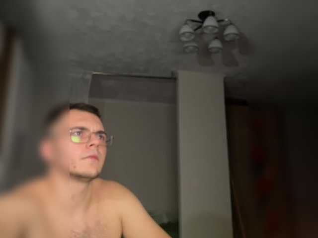 Virtual_king_n_queen