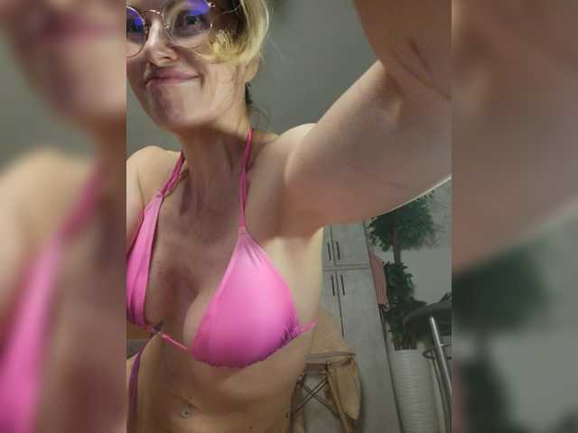 Divochka live cam on BongaCams