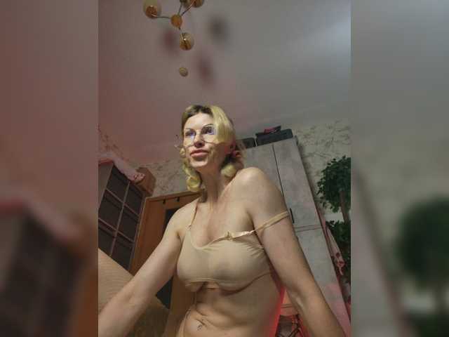 Divochka live webcam show