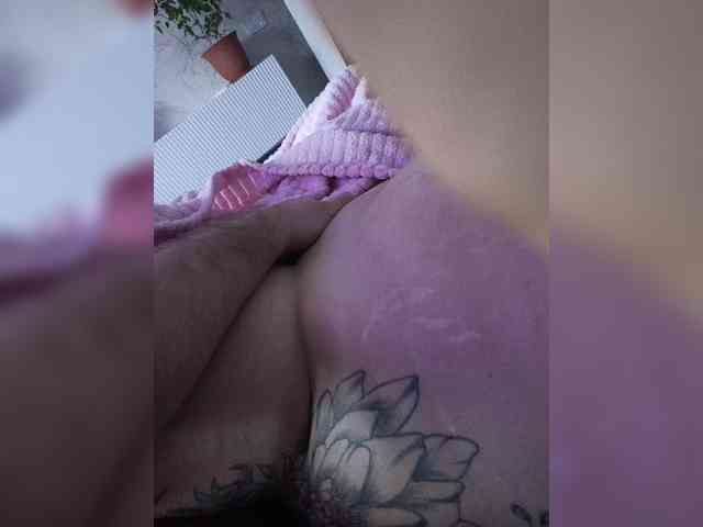 Sladka9lByloshkaa webcam