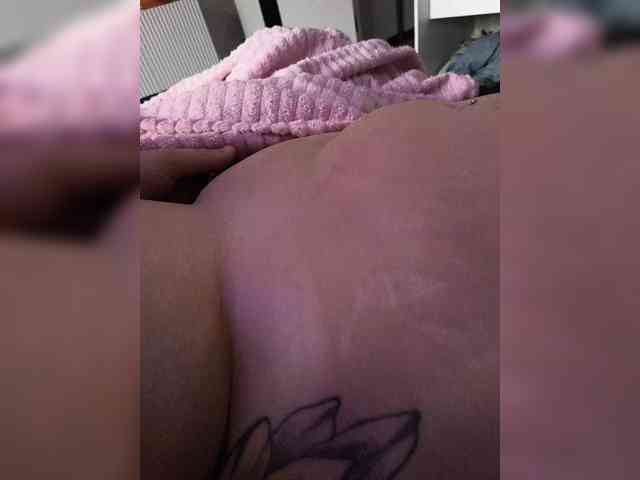 Sladka9lByloshkaa webcam