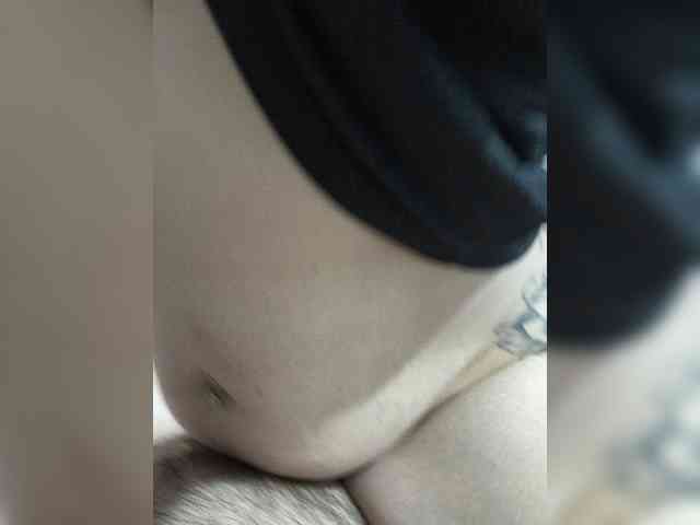 Sladka9lByloshkaa webcam