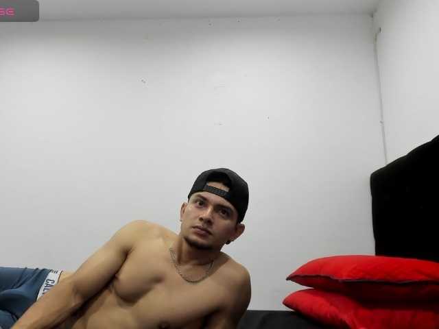 BRENDA-BIG-COCK — live couple cam