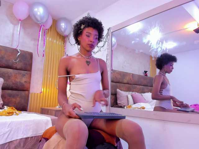 AnnieSanz live cam on BongaCams