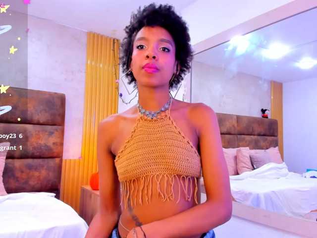 AnnieSanz live cam on BongaCams