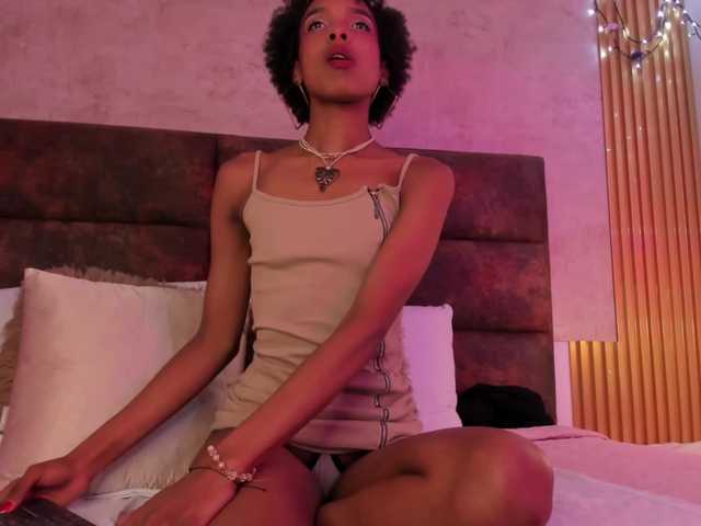AnnieSanz live cam on BongaCams