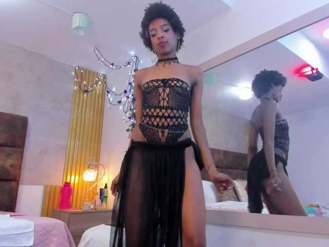 AnnieSanz live cam on BongaCams
