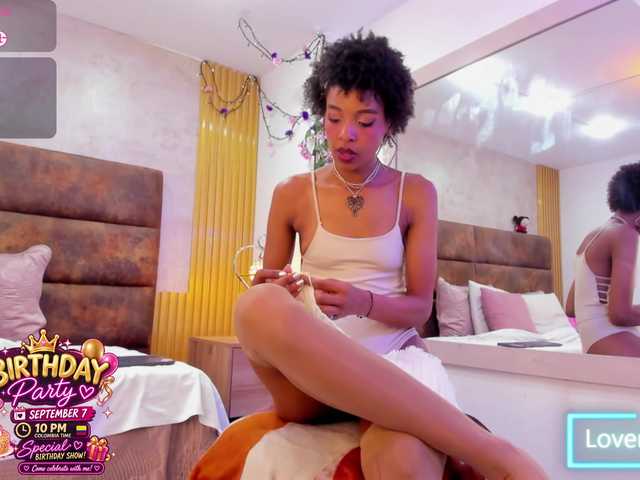 AnnieSanz live cam on BongaCams