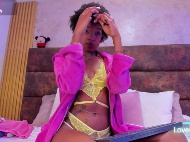 AnnieSanz live cam on BongaCams
