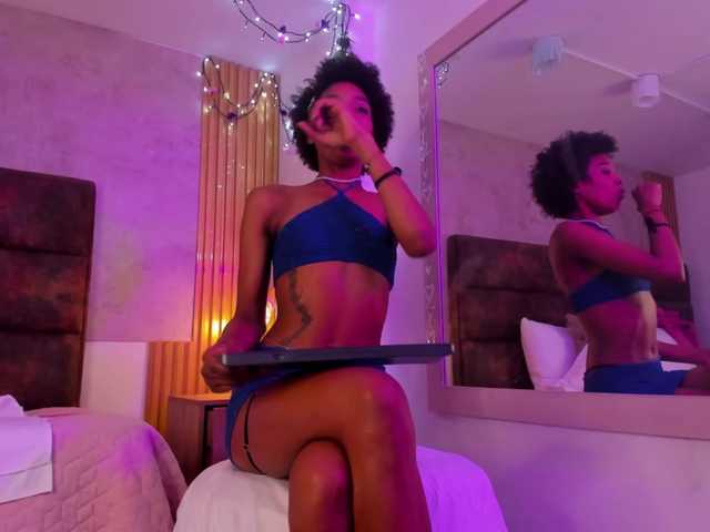 AnnieSanz live cam on BongaCams