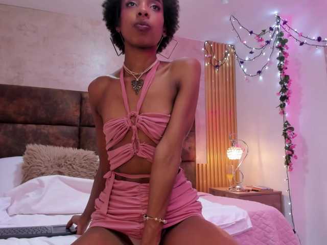 AnnieSanz live cam on BongaCams