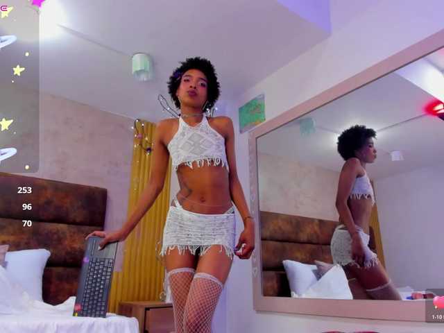 AnnieSanz live cam on BongaCams