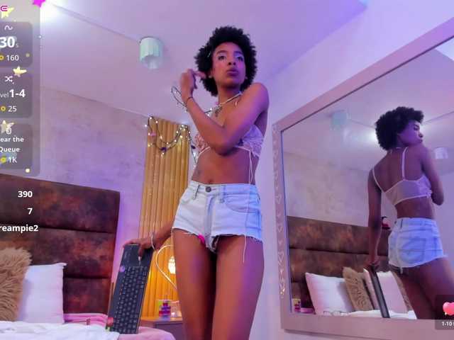AnnieSanz live cam on BongaCams