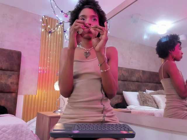 AnnieSanz live cam on BongaCams