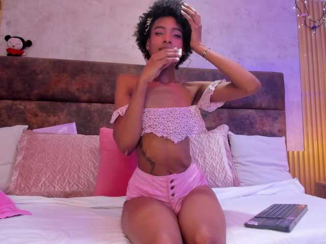 AnnieSanz live cam on BongaCams