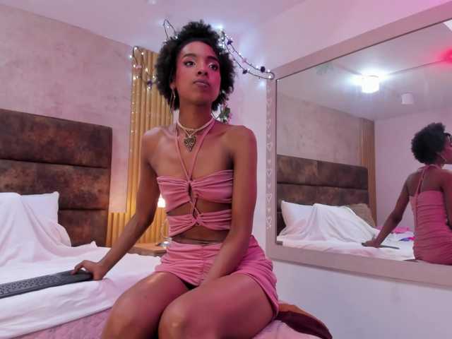 AnnieSanz live cam on BongaCams