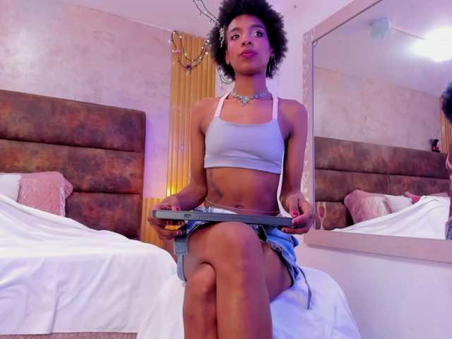 AnnieSanz live cam on BongaCams