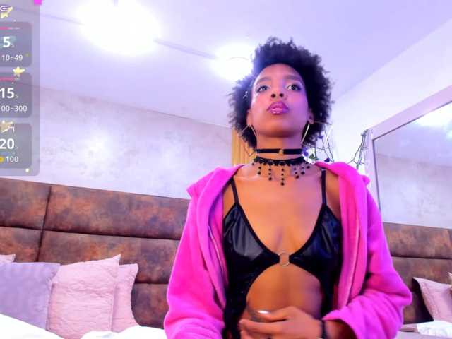 AnnieSanz live cam on BongaCams
