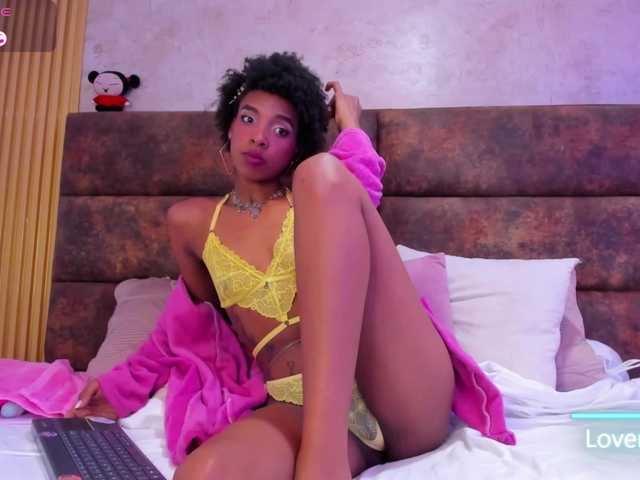 AnnieSanz live cam on BongaCams