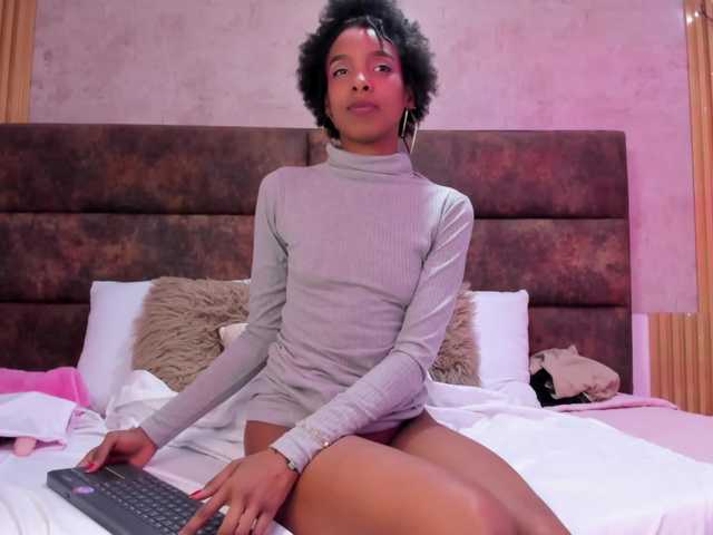 AnnieSanz live cam on BongaCams
