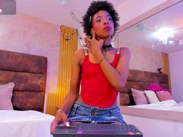 AnnieSanz live cam on BongaCams