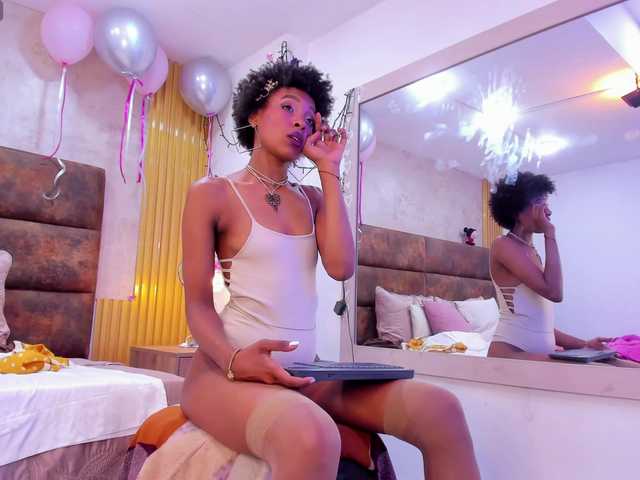 AnnieSanz live cam on BongaCams