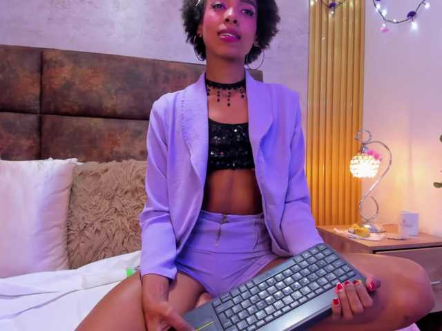 AnnieSanz live cam on BongaCams