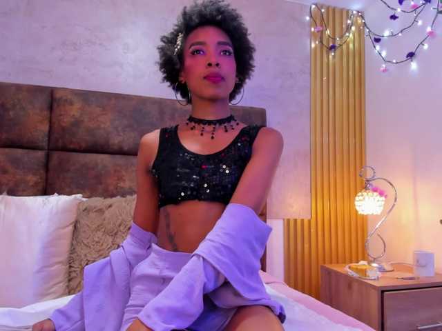 AnnieSanz live cam on BongaCams