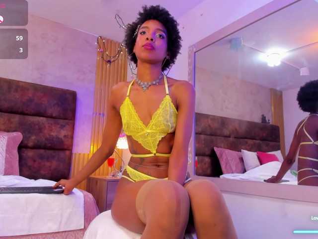 AnnieSanz live cam on BongaCams