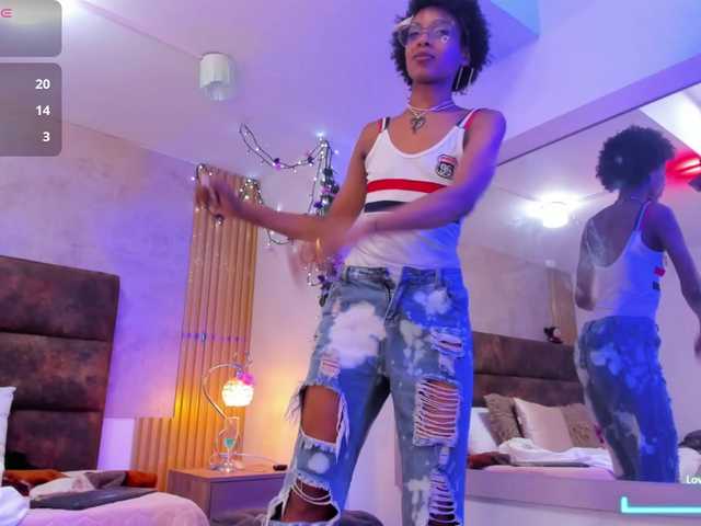 AnnieSanz live cam on BongaCams