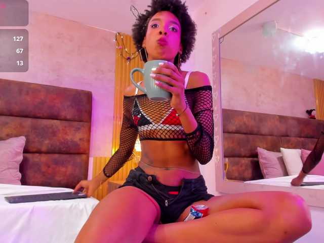 AnnieSanz live cam on BongaCams