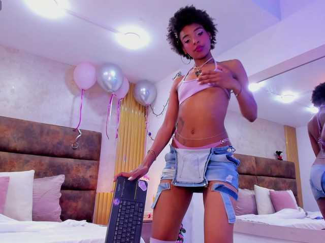 AnnieSanz live cam on BongaCams
