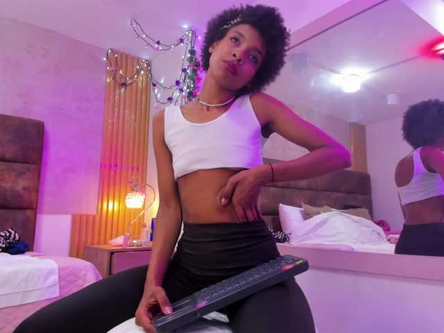 AnnieSanz live cam on BongaCams