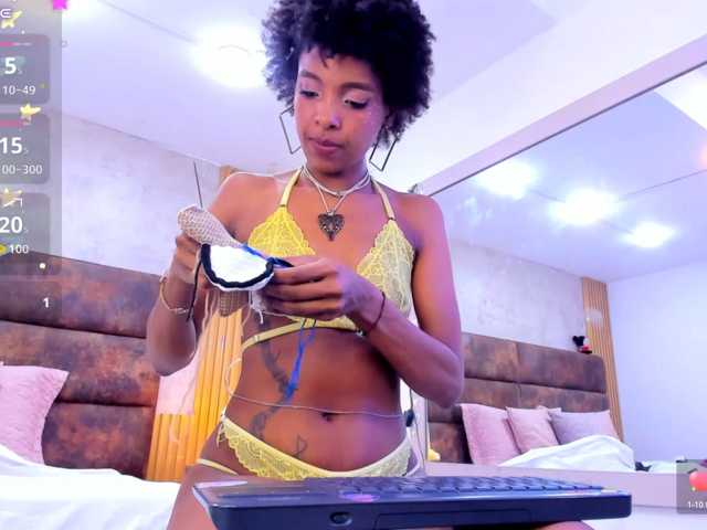 AnnieSanz live cam on BongaCams