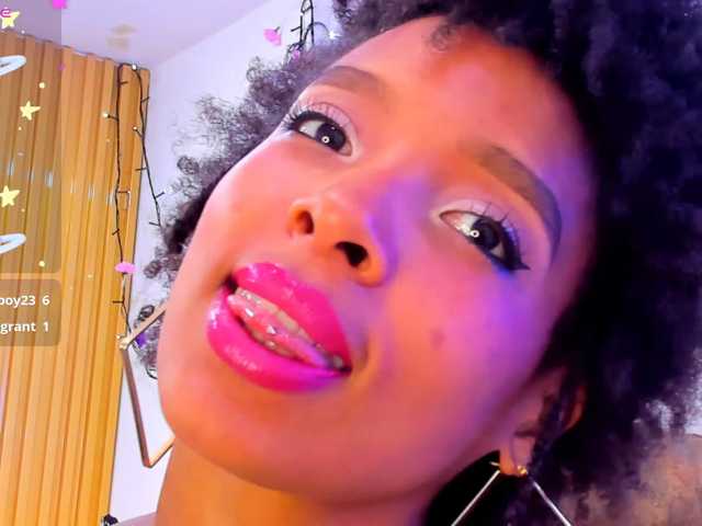 AnnieSanz live cam on BongaCams