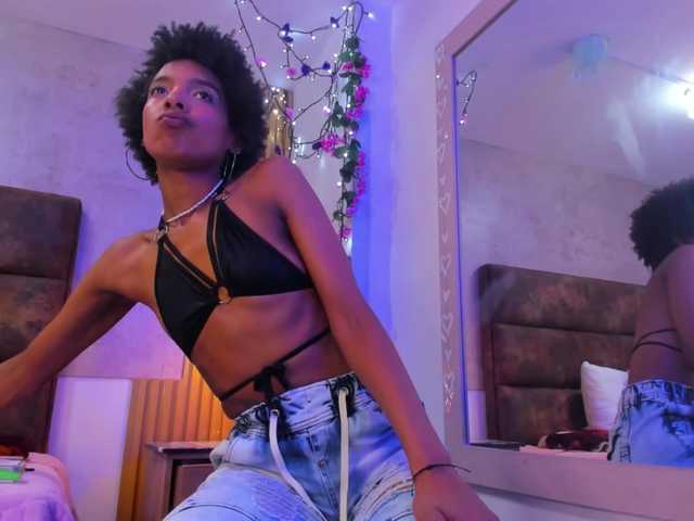 AnnieSanz live cam on BongaCams