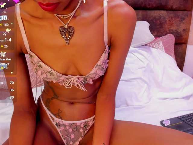 AnnieSanz live cam on BongaCams