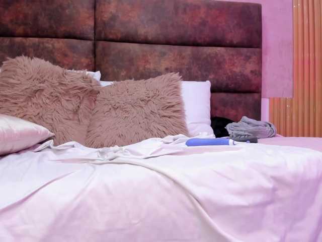 AnnieSanz live cam on BongaCams