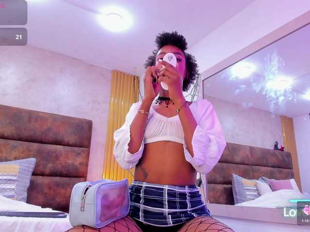 AnnieSanz live cam on BongaCams