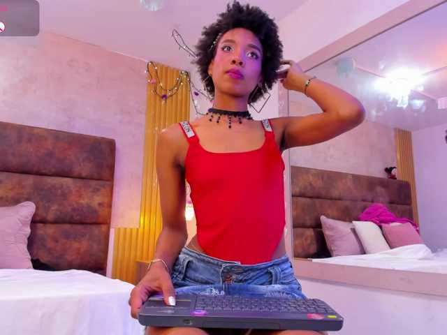 AnnieSanz live cam on BongaCams