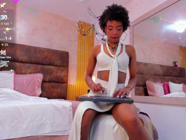 AnnieSanz live cam on BongaCams