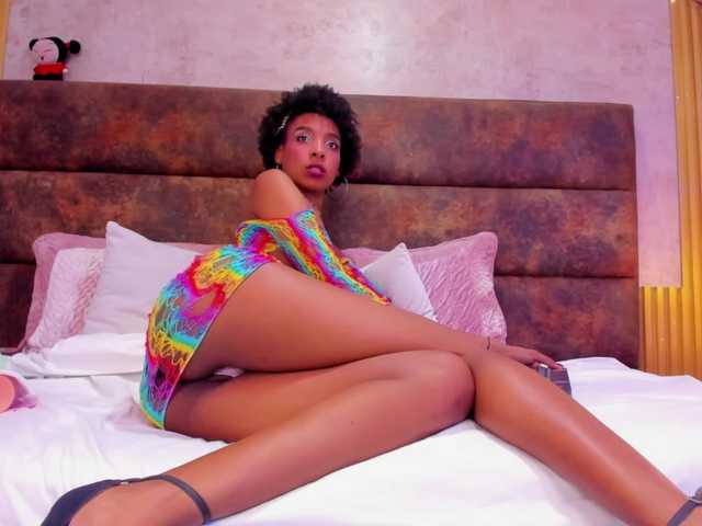 AnnieSanz live cam on BongaCams