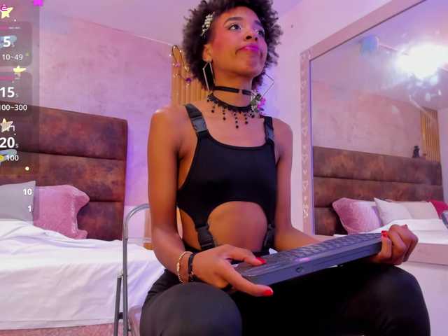 AnnieSanz live cam on BongaCams