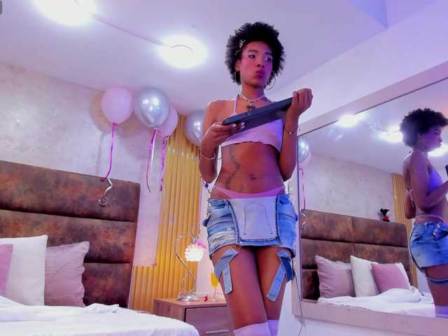 AnnieSanz live cam on BongaCams