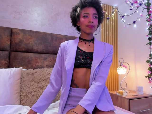 AnnieSanz live cam on BongaCams