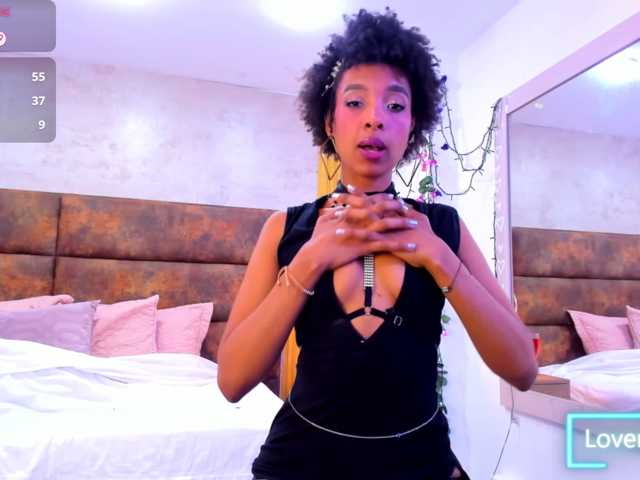 AnnieSanz live cam on BongaCams