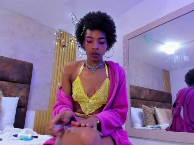 AnnieSanz live cam on BongaCams