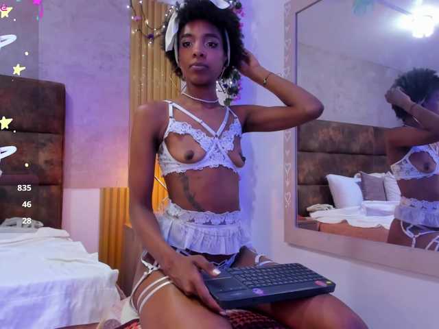 AnnieSanz live cam on BongaCams