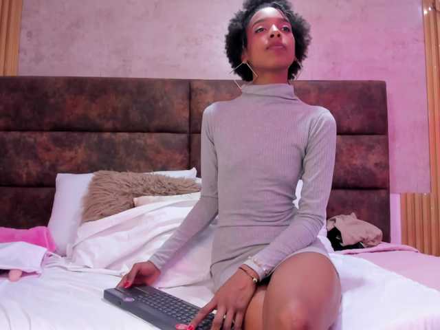 AnnieSanz live cam on BongaCams