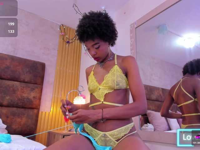 AnnieSanz live cam on BongaCams